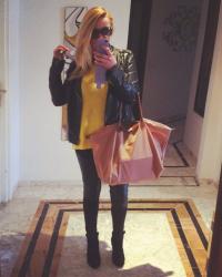 Look of the Day : @ Tunis "Le cas du pull jaune"