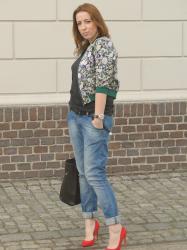 FLOWER BOMBER JACKET & BOYFRIEND JEANS