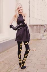 DIY Baroque Tights Tutorial