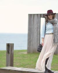 Long skirt and burgundy hat