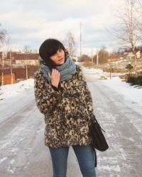 Look of the day: FAUX FUR&JEANS