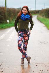 Khaki, Florals & A Big Blue Snood