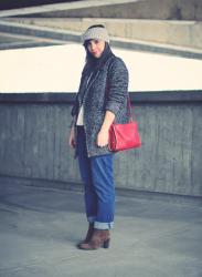 Sac Rouge, Jeans Levi's & Bandeau en Laine