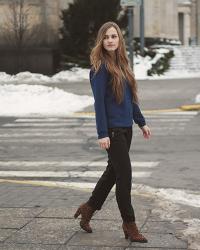 Blue sweater and printed boots