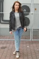 POLKA DOT JEANS & WEDGE SNEAKERS