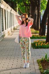 COMFY OUTFIT: PINK TEE AND FLOWER PANTS