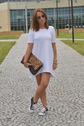 WHITE DRESS & CONVERSE