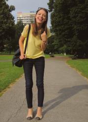 yellow t-shirt & red lipstick 