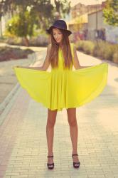 TENDENCIA: VESTIDO AMARILLO 