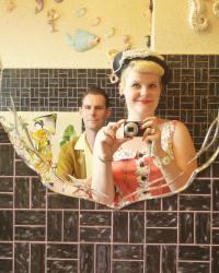 Our vintage 50s BATHROOM...