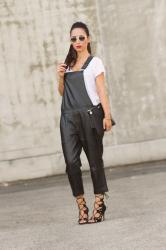 #MBFWMadrid: LOOK 1, BLACK LEATHER DUNGAREE