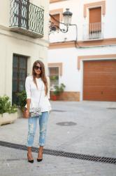 Distressed boyfriend jeans