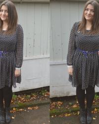 Outfit post - Yumi Dress and Clarks Boots