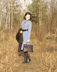 Vintage blue dress and a new bag, and a beautiful day in the forest
