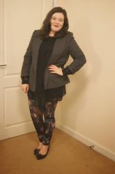 How I wore patterned velvet leggings...