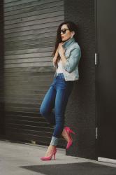 Glamor Denim Look: GUESS High Waist Jeans and Pink Shoes