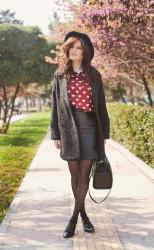 BLOUSE WITH HEART AND TIGHTS WITH STARS 