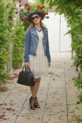 Cream lace dress, Majestical necklace