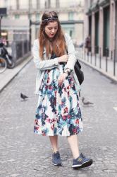 La Jupe Midi a fleurs – Elodie in Paris