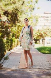 LIGHT DRESS WITH BLUE AND GREEN FLOWERS