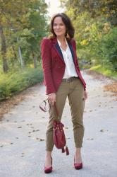 CASUAL AUTUMN LOOK IN BURGUNDY AND OLIVE