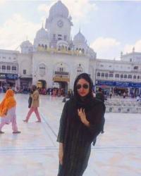 Kareena Kapoor at Golden Temple Amritsar, Punjab