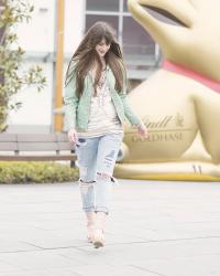 OUTFIT: Easter Special - The Style Outlets: Espadrilles & Girlfriend Jeans
