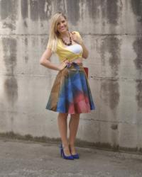 OUTFIT: MIDI ROUND CIRCLE SKIRT AND A YELLOW CROP TOP