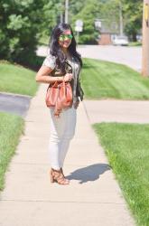 The scenic tee and bucket bag