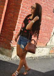 FLORAL TOP & DENIM SHORTS