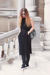 All black Converse – Elodie in Paris