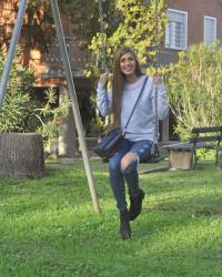 Un look pratico con tocchi glamour per un paio d'ore al parco