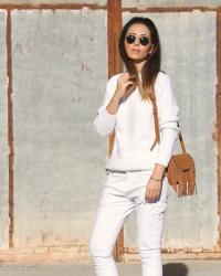 Look Blanco total con Jeans Boyfriend Meltin' Pot y Adidas Superstar