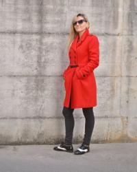 OUTFIT RED COAT AND BLACK SKINNY JEANS - COME ABBINARE UN CAPPOTTO ROSSO -