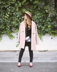 LOOK WITH CAMEL COAT, SPECIAL FEDORA AND PICARA SHOES