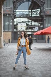 Trench and mom jeans street style