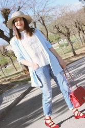 Look con americana y top bordado