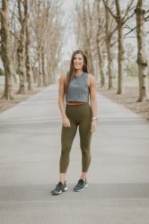 Weekly Workout Routine: Gray Crop Top