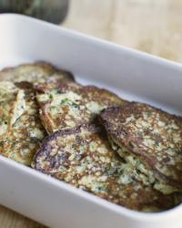 Ricotta fritters med färska örter, chili och parmesan