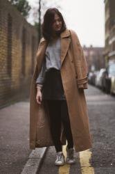 Le manteau long et beige