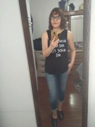 Outfit propio: Camiseta sin mangas + Boyfriend jeans.