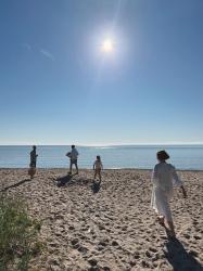 Augustitemat, danskurs och fem timmar på en strand