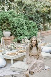 10 Tips to Throw a Glam & Upscale Holiday Picnic