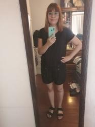 Outfit propio: Camiseta negra + shorts negros.