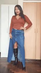 Look de otoño con maxi falda de denim