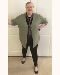 How to Wear a Black Column with Neutrals in Spring and Family Resemblance Matching