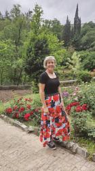 Black and Red Outfit: Printed Skirt with Bodysuit