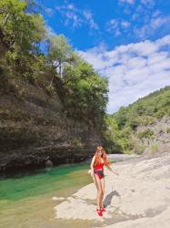 Mi look rojo para un baño refrescante en el pirineo aragonés