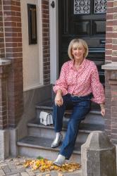 Baggy jeans with an eyelet blouse and Shopping Saturday