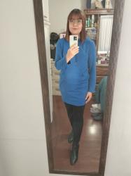 Outfit propio: Sudadera vestido azul + pantalón pitillo negro.